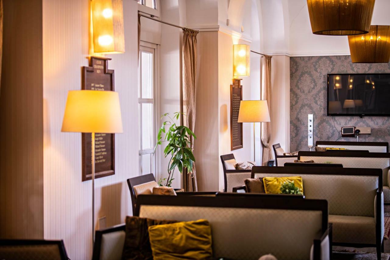 AlcsutdobozPannonia Golf & Country Club住宿加早餐旅馆 外观 照片