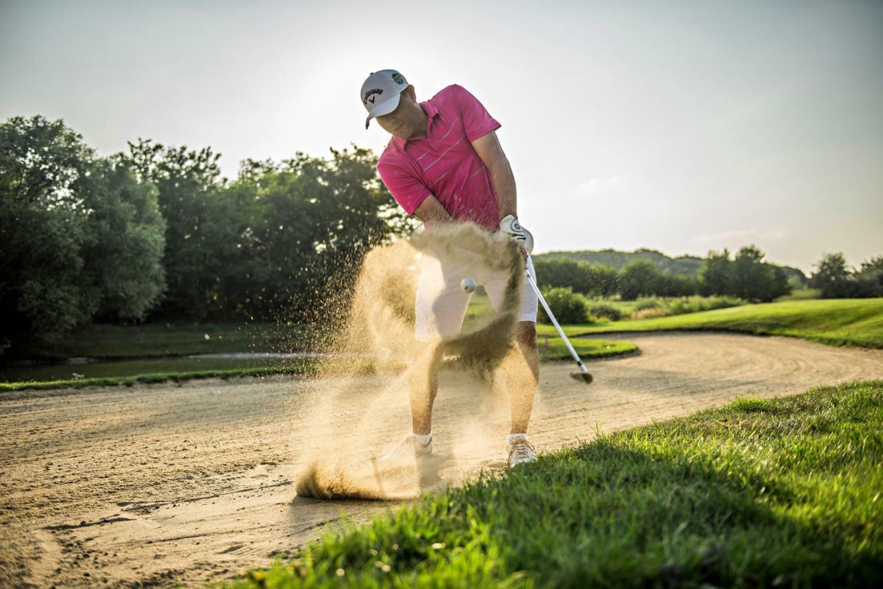 AlcsutdobozPannonia Golf & Country Club住宿加早餐旅馆 外观 照片